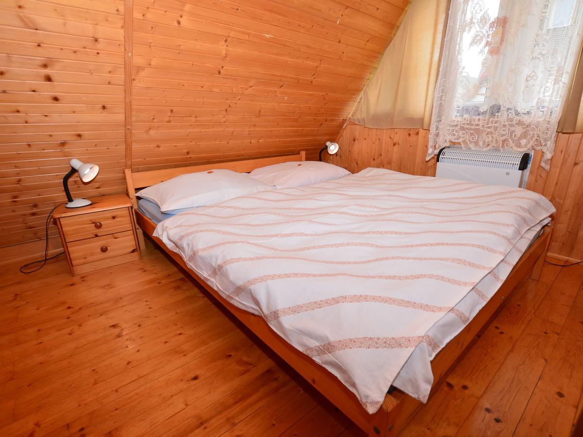 Nice Holiday Home In The Ore Mountains Only 500M From The Chairlift Лоучна-под-Клиновцем Экстерьер фото